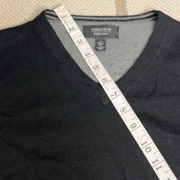 Nordstrom Men’s Shop 100% extra fine merino wool v-neckline sweater vest - Picture 8 of 11